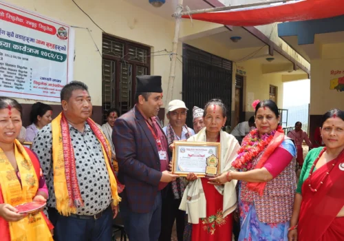 सिद्धलेकमा गाउँपालिका अध्यक्षसँग आमा समूहको अन्तरक्रिया कार्यक्रम