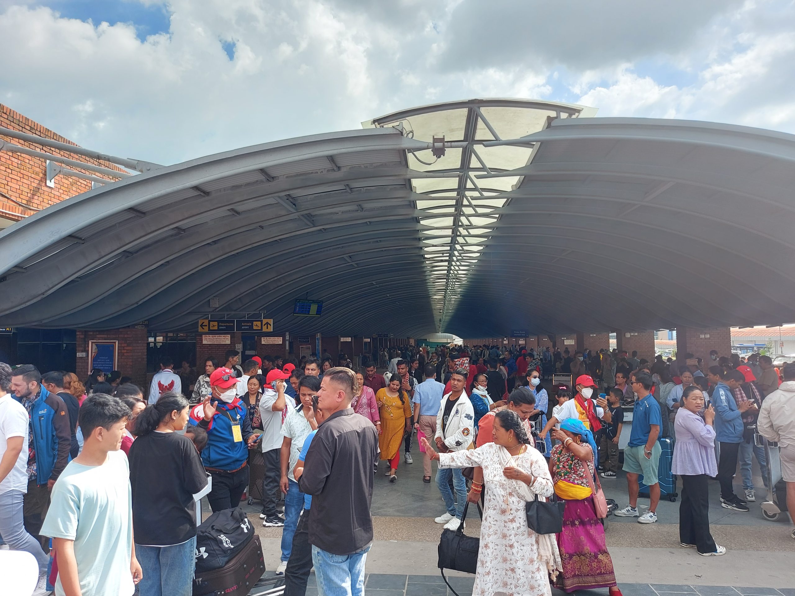 भिजिट भिषामा विदेश जान कडाइ