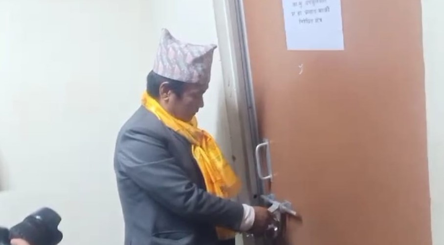 मेयर हर्क साम्पाङले बीपी प्रतिष्ठानमा लगाएको ताला खोल्न अदालतको आदेश