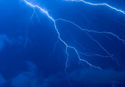 चट्याङ लागेर एक बालकको मृत्यु