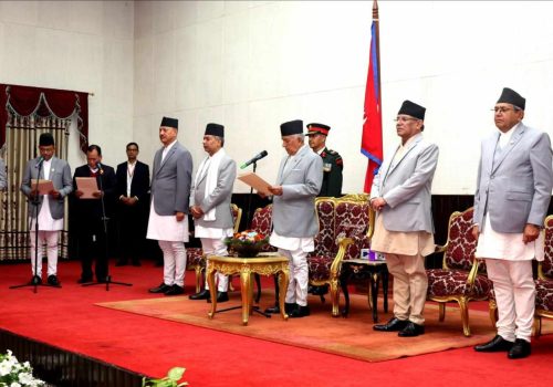 नवनियुक्त तीन मन्त्रीले लिए शपथ