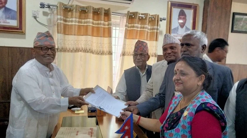 लुम्बिनीमा माओवादीका जोखबहादुर महाराले बुझाए बहुमत सांसदको हस्ताक्षर