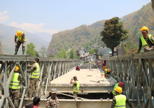 उत्तरी धादिङ जोड्ने किन्ताङफेदीमा ट्रयाक खोलिएको झन्डै चार दशकपछि पुल निर्माण