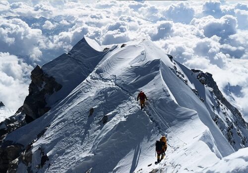 वसन्त ऋतुका लागि सगरमाथा आरोहणका लागि ४ सय १४ जनाले पाए अनुमति