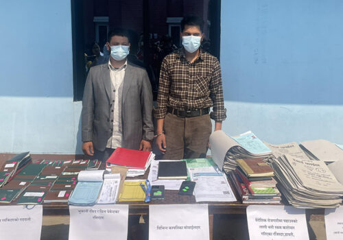 विदेश पठाइदिन्छु भनेर ३ करोड ठगेको आरोपमा धादिङका दुई युवक पक्राउ