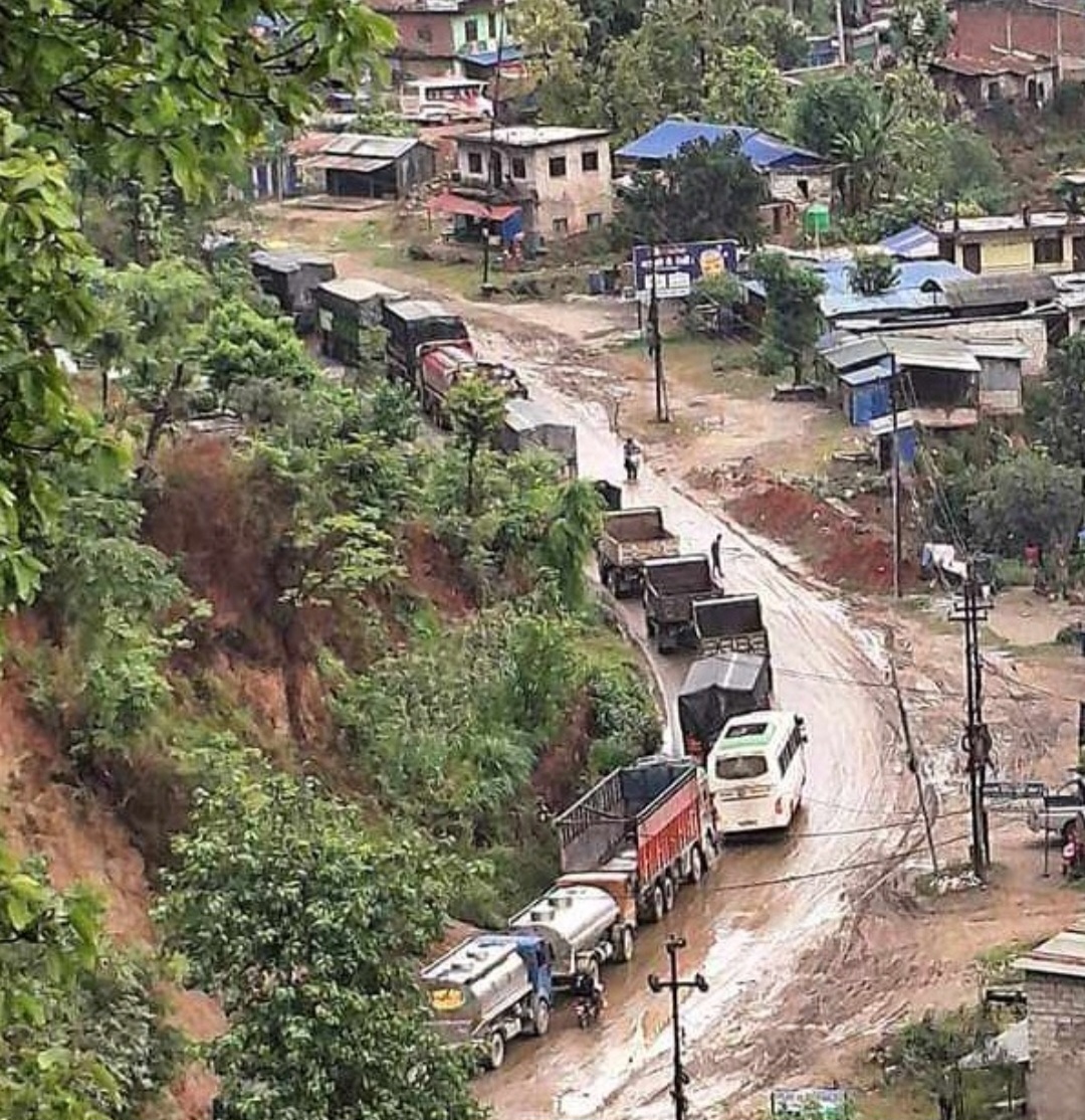 पृथ्वी राजमार्गमा सवारीको उच्च चाप