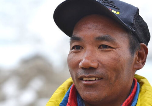 कामीरिता शेर्पा पुगे आफ्नै रेकर्ड तोड्दै २९ औं पटक सगरमाथाको चुचुरोमा