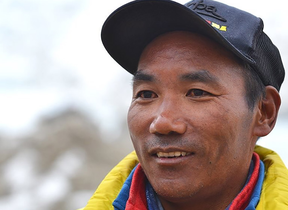 कामीरिता शेर्पा पुगे आफ्नै रेकर्ड तोड्दै २९ औं पटक सगरमाथाको चुचुरोमा