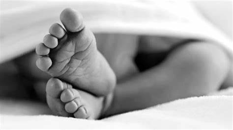 भक्तपुरमा १६ महिने शिशुको खाटबाट लडेर मृत्यु