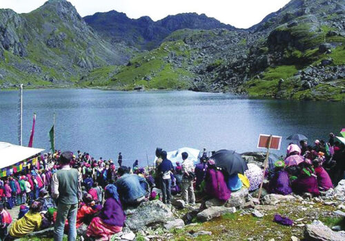 गोसाइँकुण्ड मेला सुरू