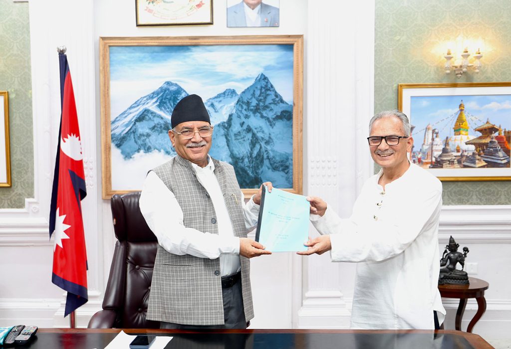 बुढीगण्डकीको काम अघि बढाउन माग गर्दै बाबुरामले बुझाए प्रधानमन्त्री प्रचण्डलाई पत्र