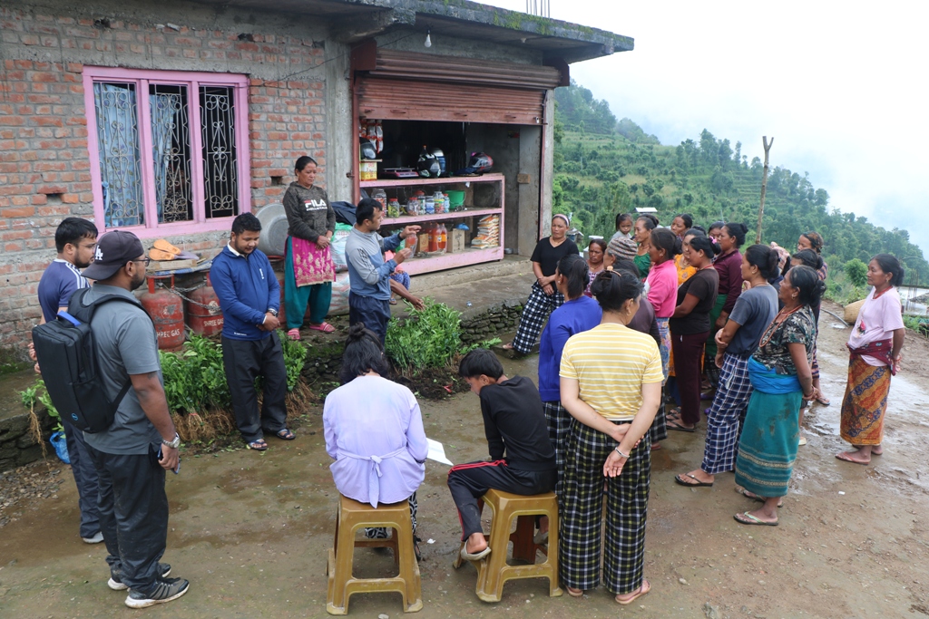 आय आर्जनसँग जोड्न सुन्तलाको विरुवा वितरण