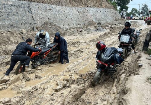 अरनिको राजमार्ग पुनः अवरुद्ध