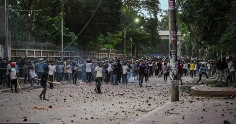 बङ्गलादेशमा विद्यार्थीको आन्दोलन चर्किएपछि फेरि देशभर कर्फ्यू र इन्टरनेट बन्द