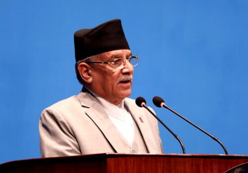 प्रधानमन्त्री प्रचण्डले मागे विश्वासको मत