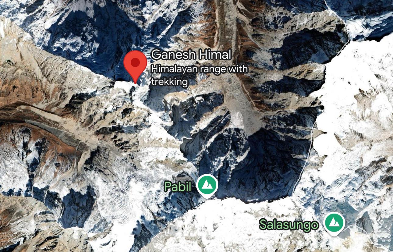 गणेश हिमाल बेस क्याम्पमा फसेकाहरुको हेलिकप्टरद्वारा उद्धार