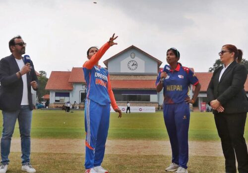 भारतविरुद्ध ब्याटिङ गर्दै नेपाल