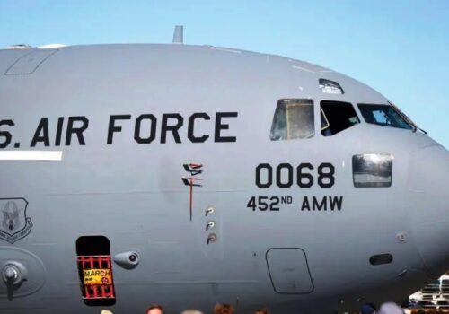 अवैद १० जना नेपाली आप्रवासी लिएर अमेरिकी चार्टर जहाज नेपाल आउदै