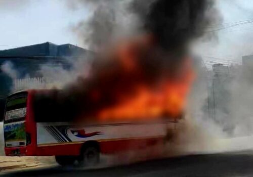 काठमाडौंमा बसमा आगलागी