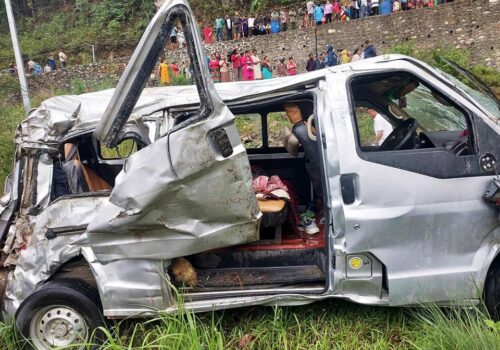कास्कीमा ईभी हायस दुर्घटना हुँदा ३ जनाको मृत्यु, ८ जना घाइते