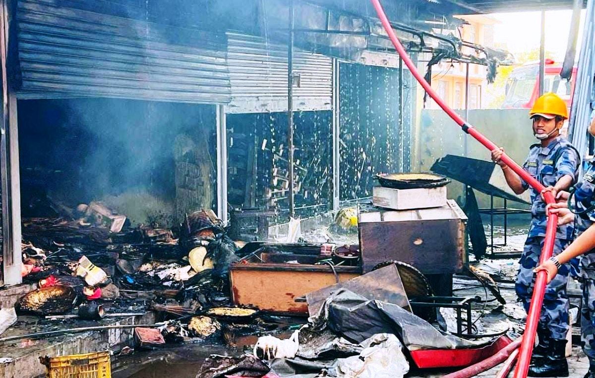 काठमाडौंमा आर.आर. कम्प्लेक्समा आगलागी