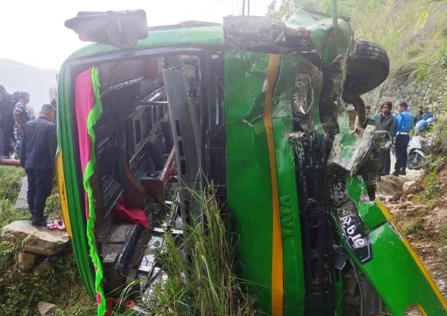 पोखरामा बस दुर्घटना हुँदा २८ जना घाइते