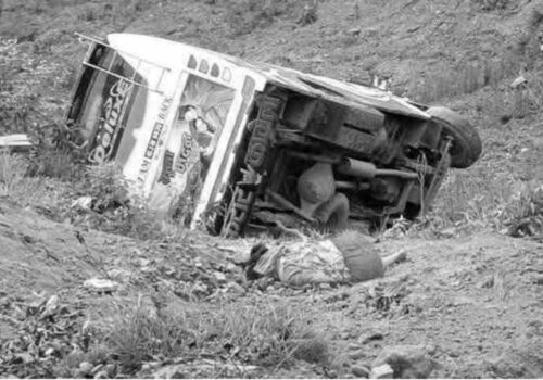 काभ्रेमा बस दुर्घटना हुँदा एक जनाको मृत्यु, तीन जना घाइते 