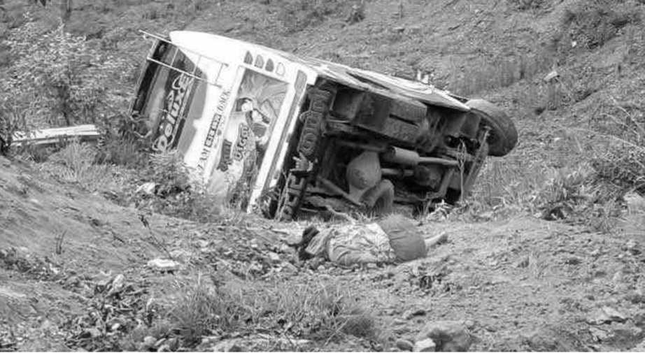 काभ्रेमा बस दुर्घटना हुँदा एक जनाको मृत्यु, तीन जना घाइते 