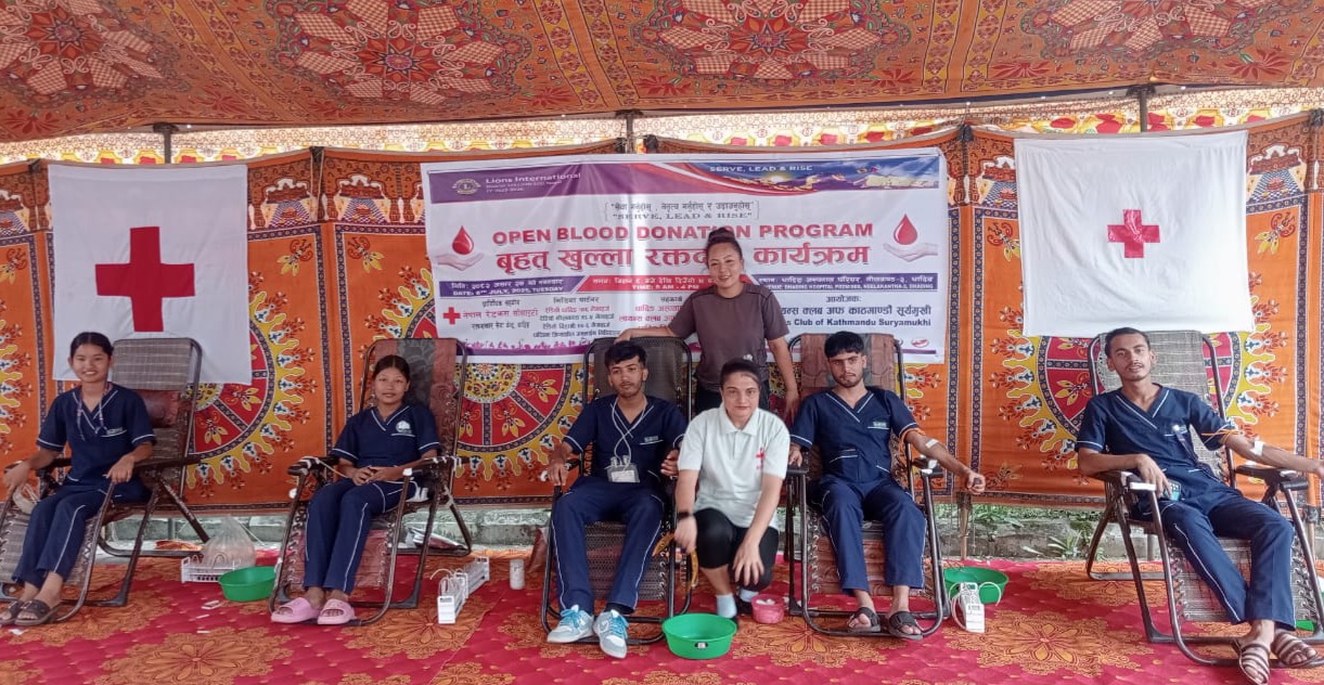 लायन्स क्लब अफ काठमाडौं सूर्यमुखीको रक्तदानमा ११९ जनाले गरे रक्तदान 