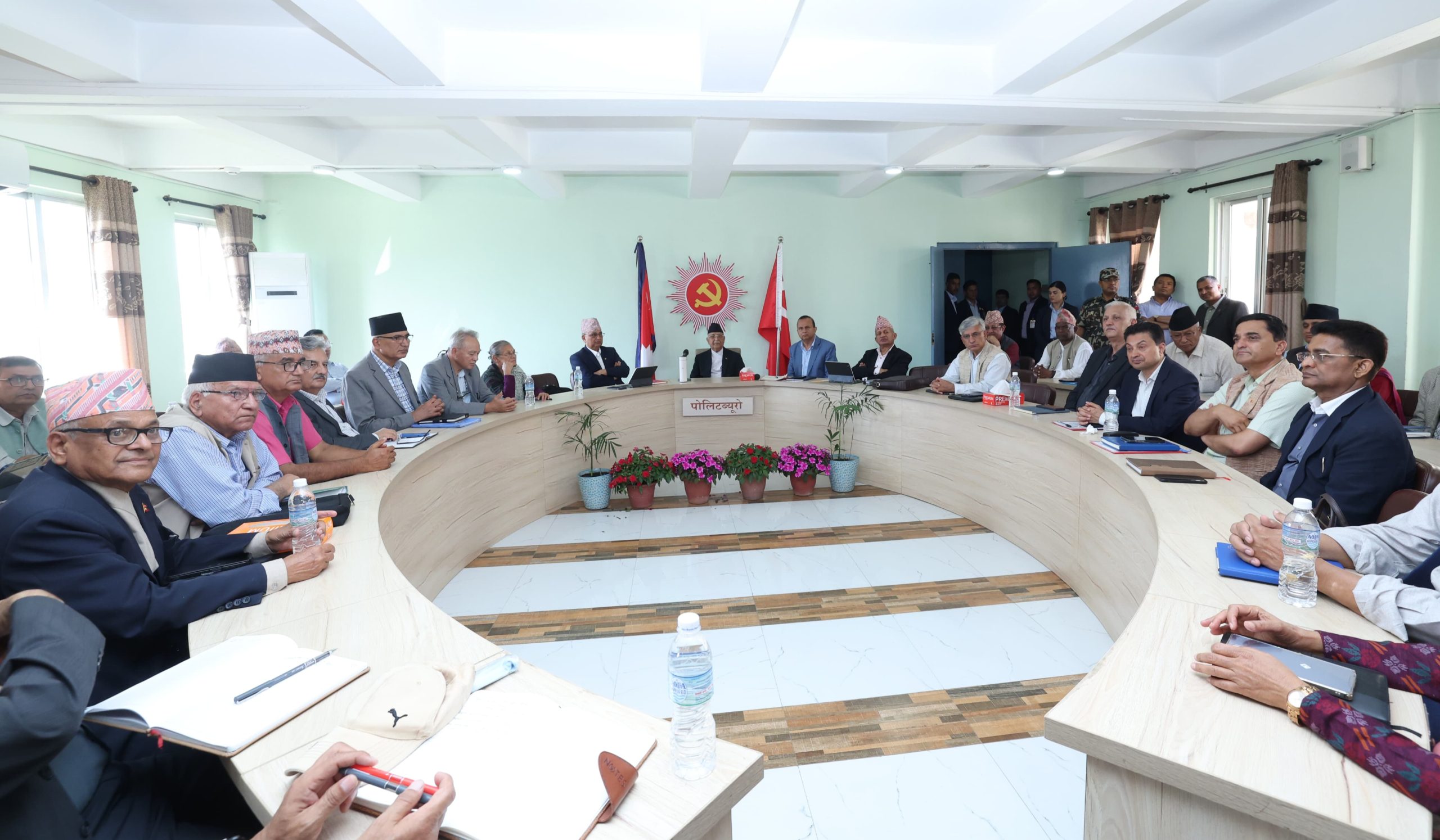 विधान महाधिवेशन रचनात्मक बनाउन अध्यक्ष ओलीको निर्देशन, एमालेको पार्टी सदस्यता १५ प्रतिशतले बढ्यो 