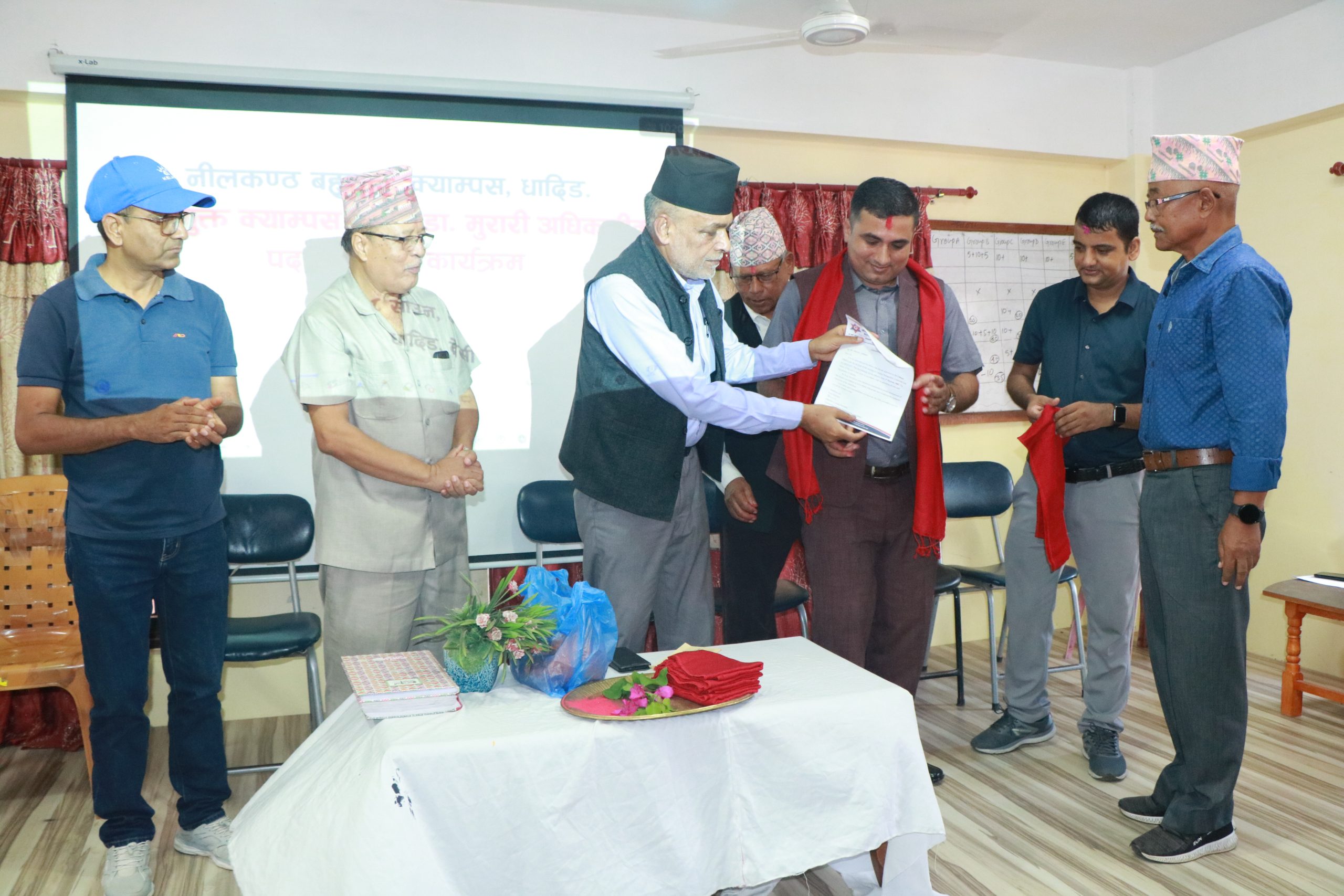 डाक्टर मुरारी अधिकारीद्धारा नीलकण्ठ क्याम्पस प्रमुखको पदभार ग्रहण