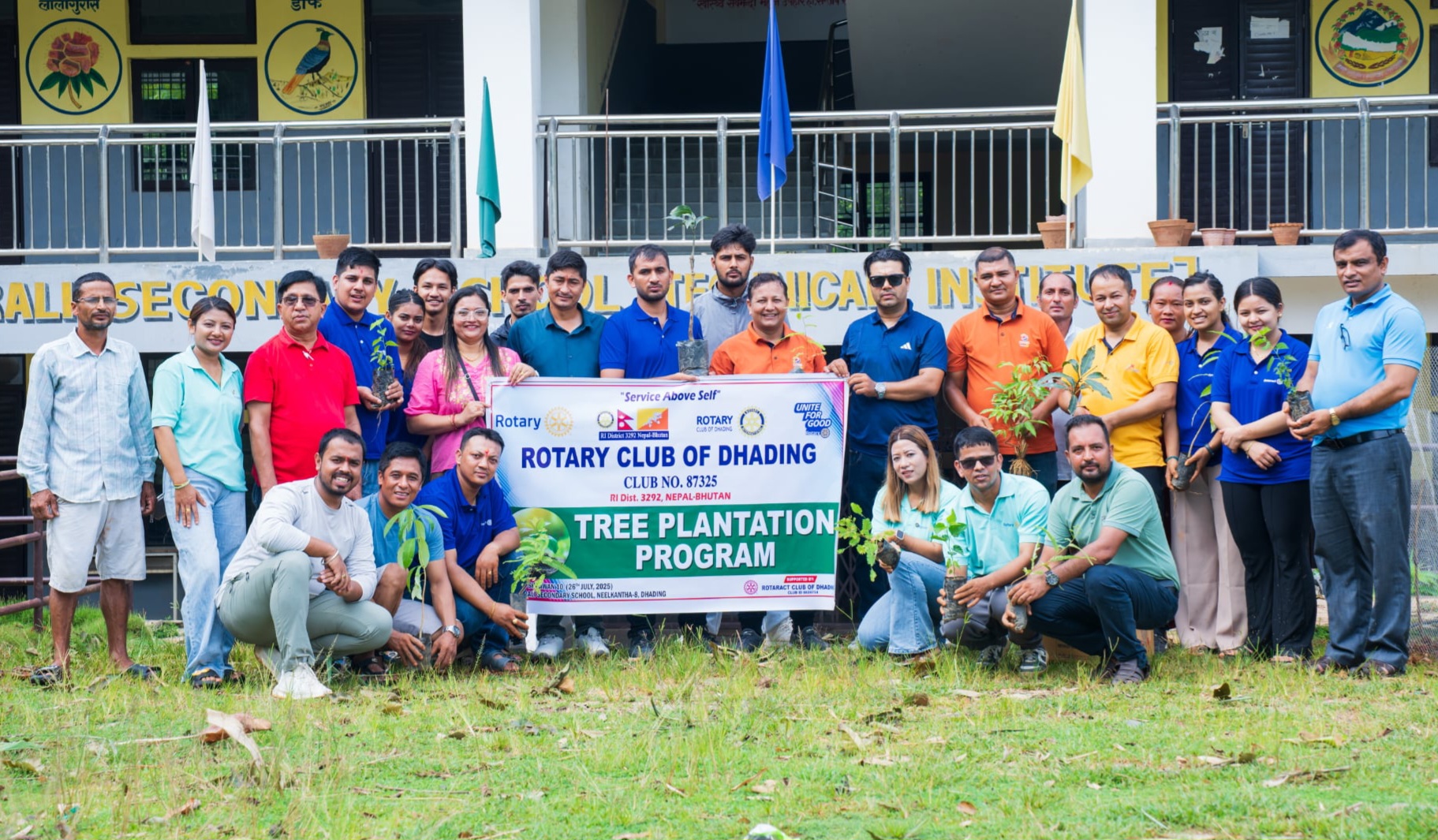रोटरी क्लब अफ धादिङद्वारा देउराली माविमा वृक्षारोपण 