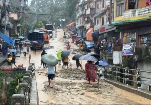 धादिङबेसी–मलेखु सडक खण्ड अवरुद्ध 