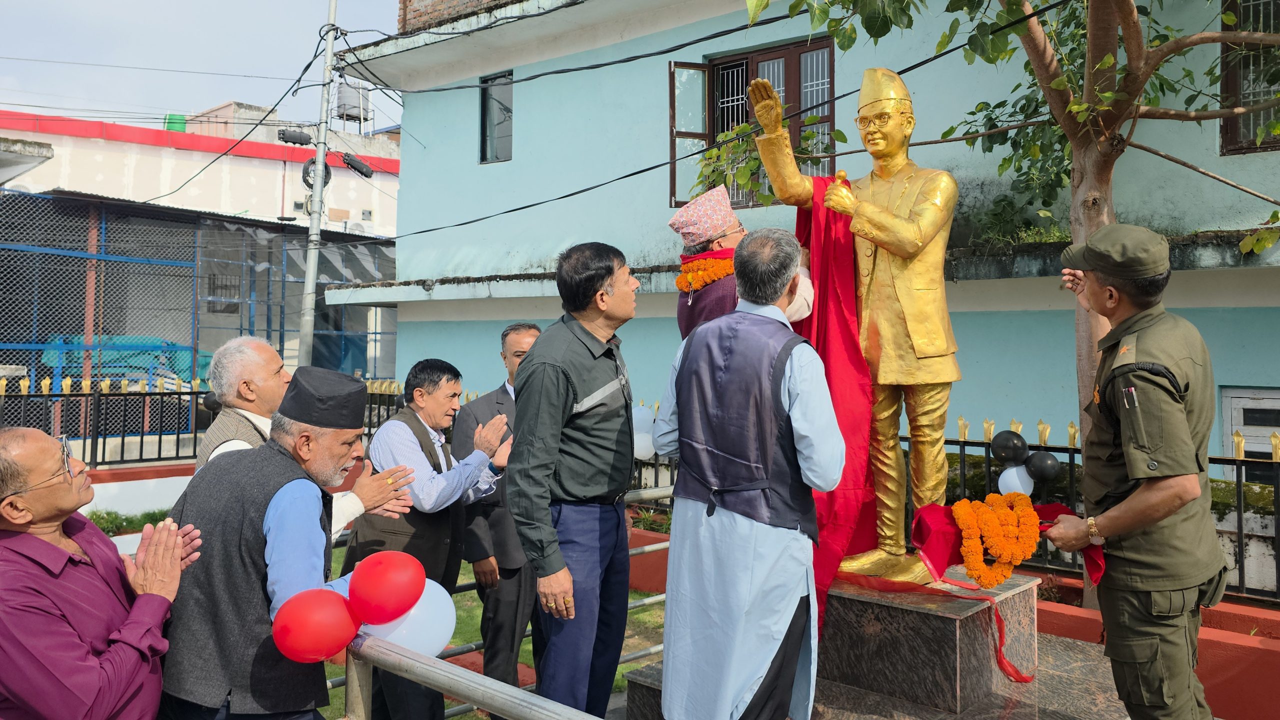 धादिङमा विपीको सालिक अनावरण