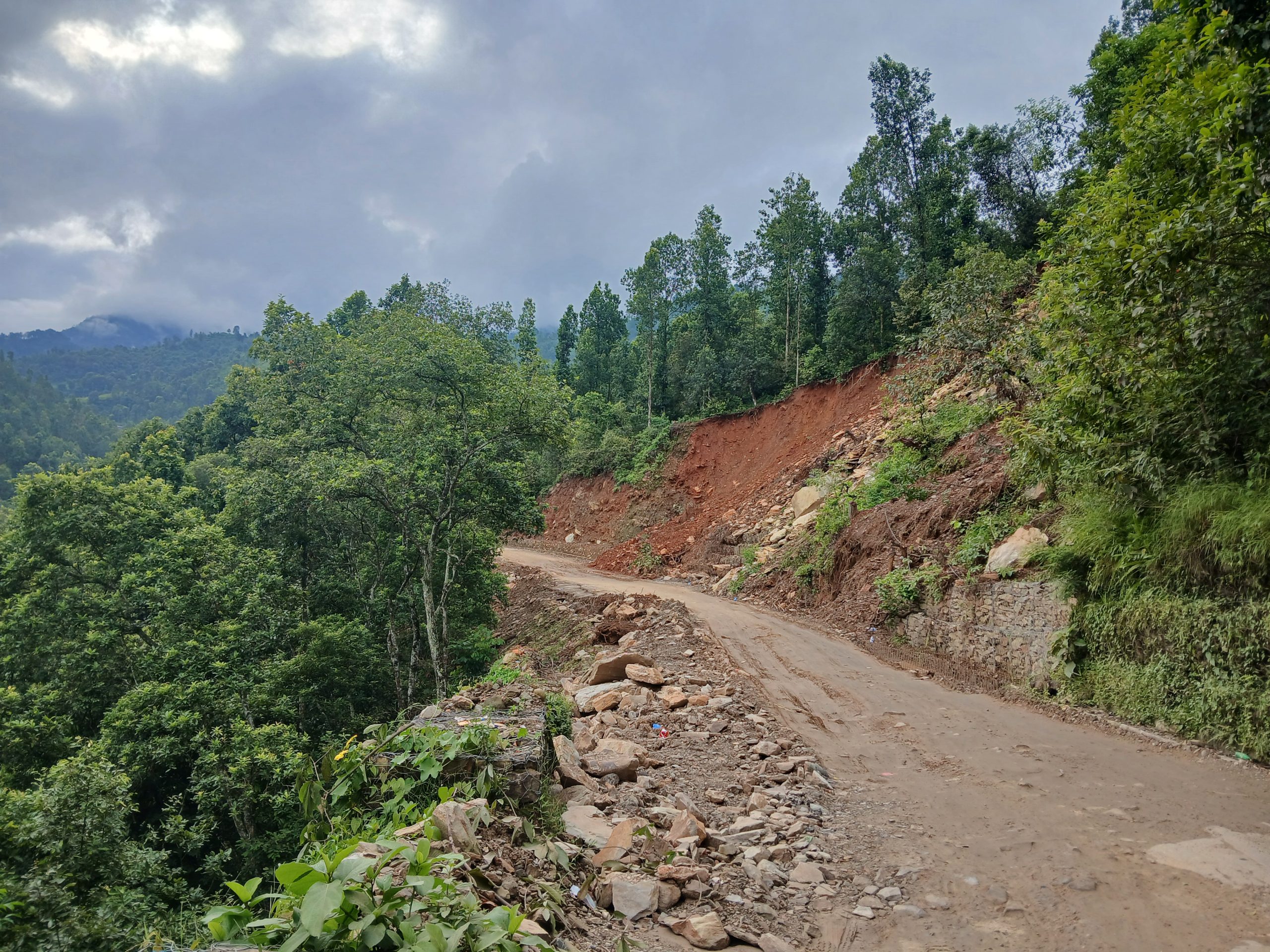 पहिरिरहने कालुपाण्डे मार्गको दारेगौडा