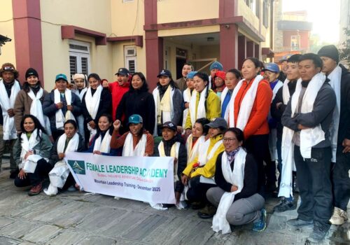 २० जना साहसिक महिलाहरु पाल्दोर हिमाल ट्रेकतर्फ प्रस्थान