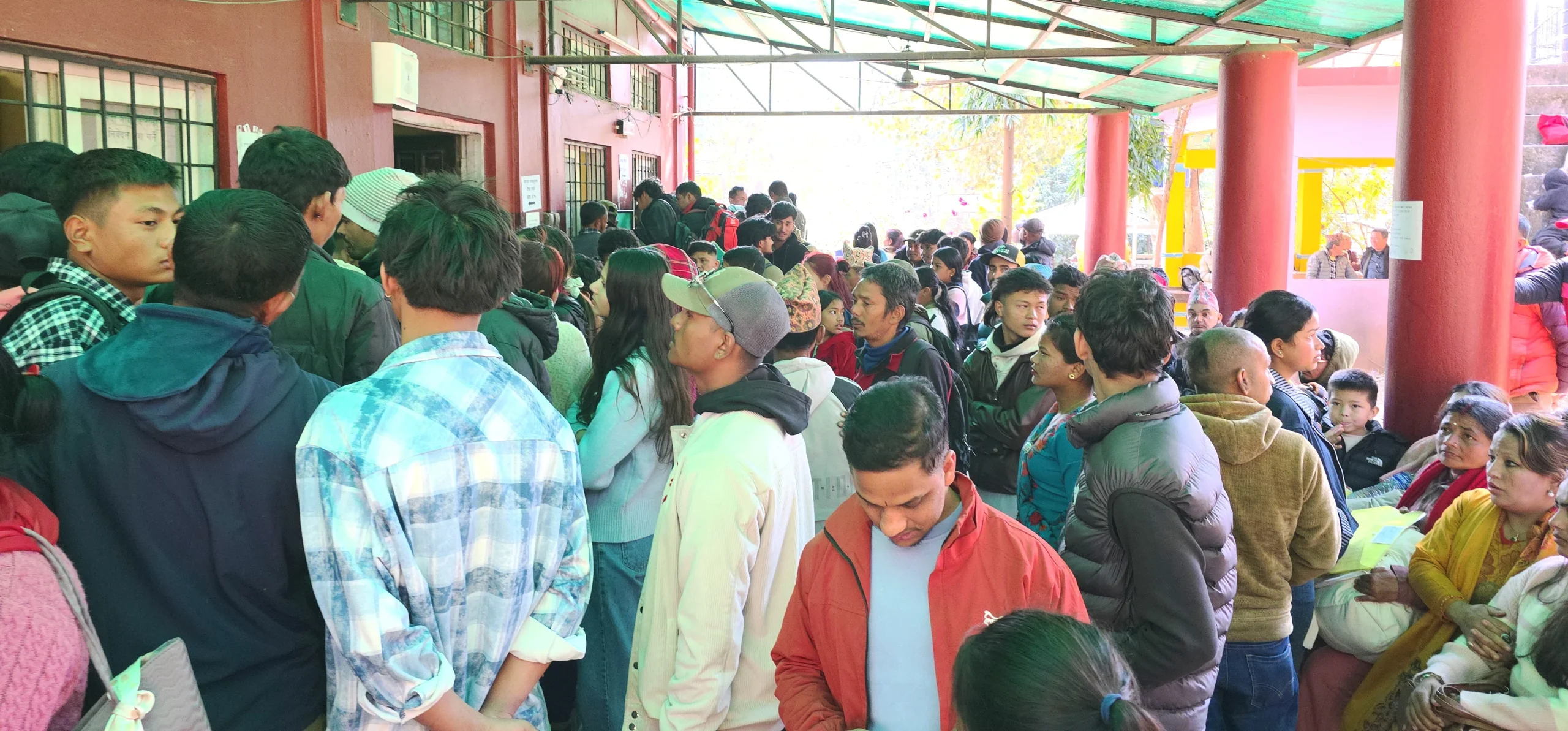 धादिङ जिल्ला प्रशासनमा सेवाग्राहीको चाप बढ्यो