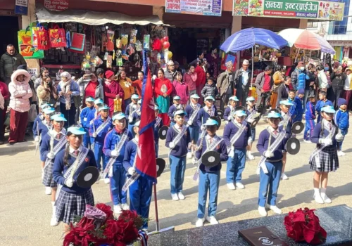 किन्डर वर्ल्डका विद्यार्थीद्वारा परेड, सलामी र खुकुरी नृत्य प्रदर्शन