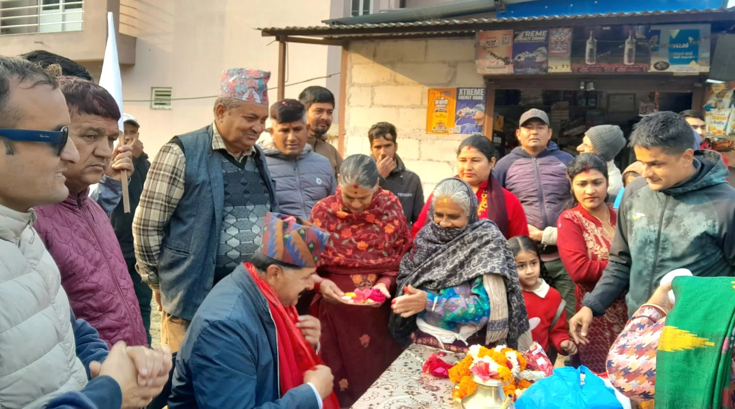 भुमेस्थान र तसर्पुलाई विकाससँग जोड्न एमाले उम्मेदवार भूमि त्रिपाठीलाई मतदाताको आग्रह