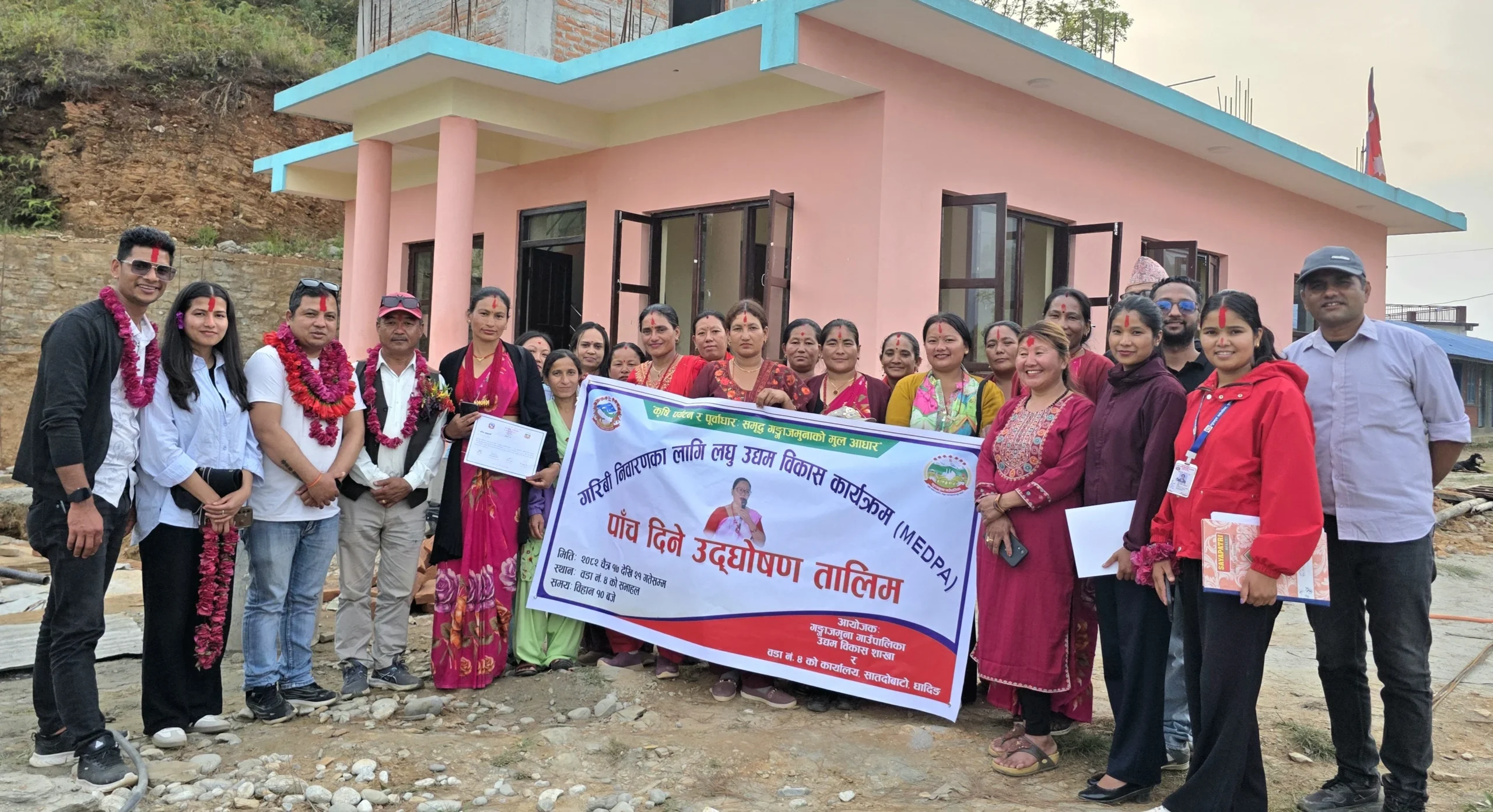 उद्घोषण तालिम लिएका धादिङ सातदोबाटोका महिलाहरु भन्छन्– ‘अब कार्यक्रम चलाउँछौं’