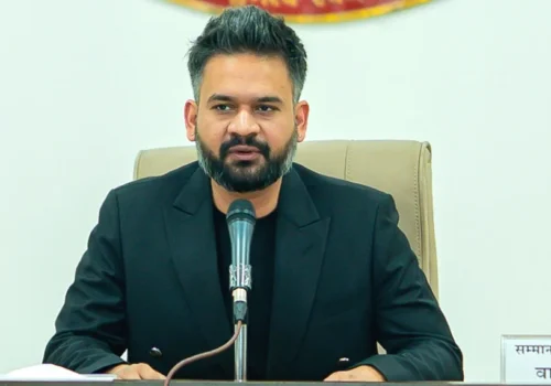दलीय विद्यार्थी र कर्मचारी सङ्गठनका संरचना हटाउन प्रधानमन्त्री शाहको निर्देशन