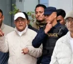 ओली र लेखकलाई २६ चैतमा हिरासतमुक्त गर्न सर्वोच्चको आदेश