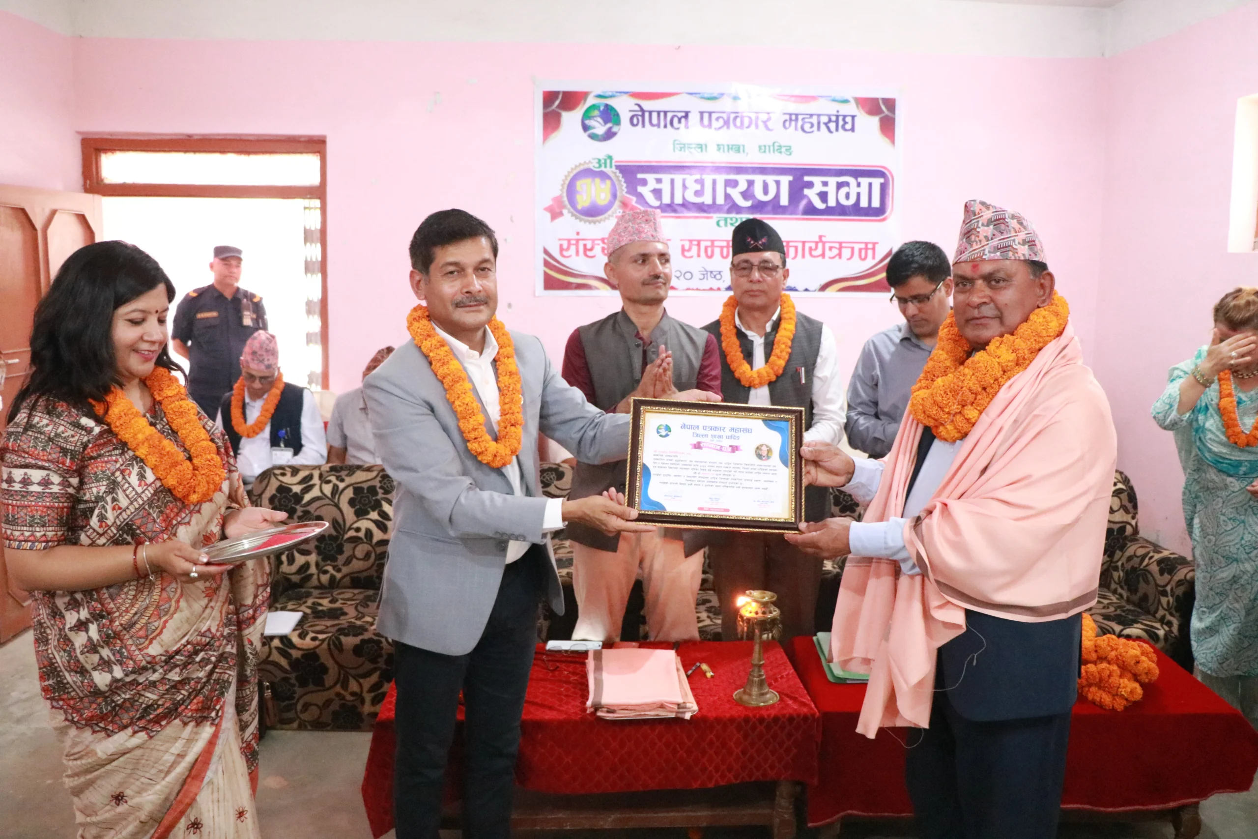 धादिङमा पत्रकार महासंघका संस्थापक ५ जना पत्रकारहरु सम्मानित 